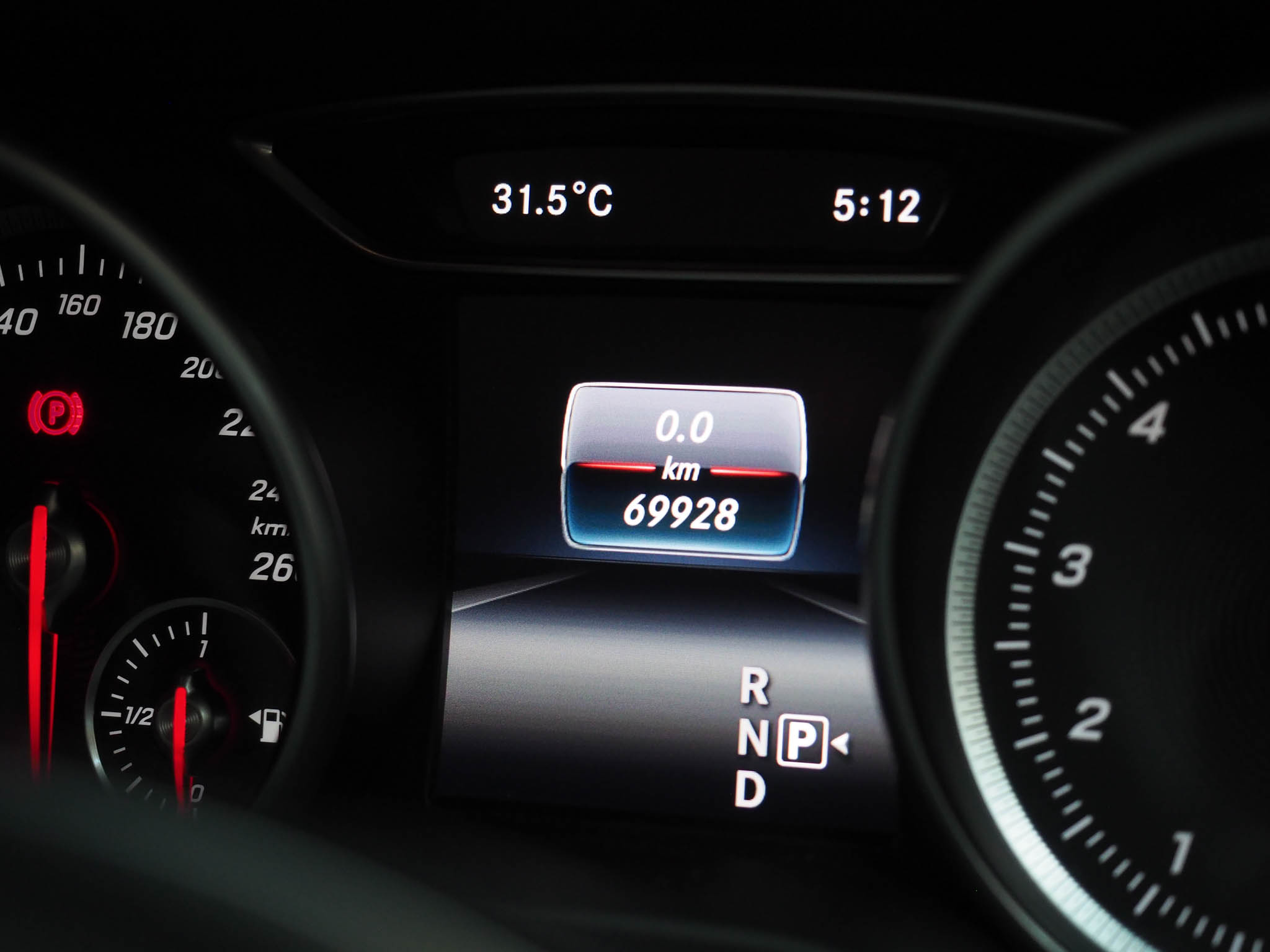 จองแล้ว CLA200 Urban W117