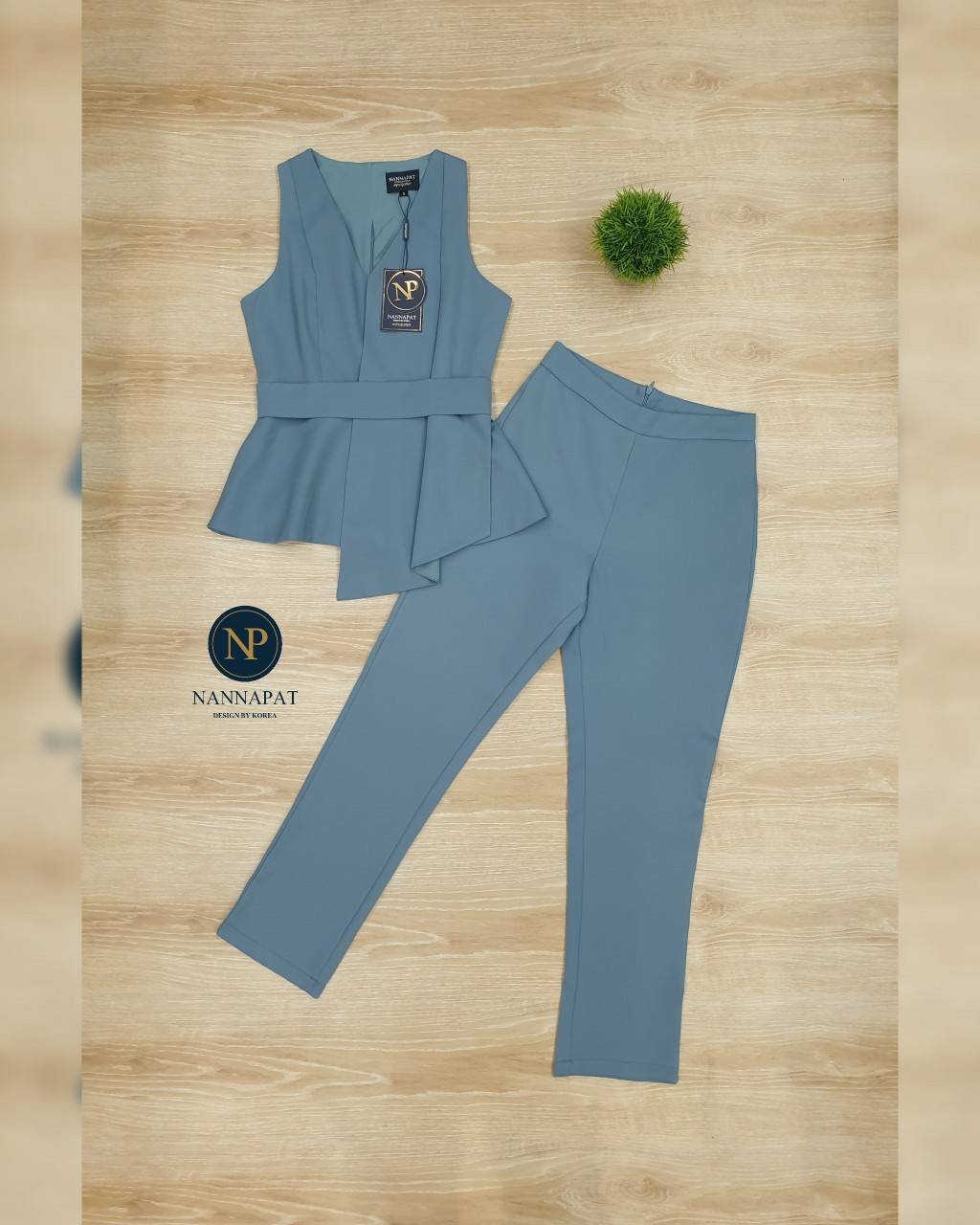 เสื้อแขนกุด ซิปหลัง แต่งระบาย