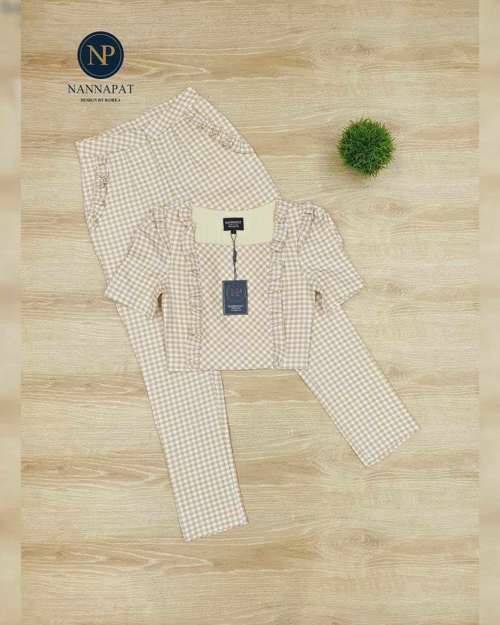 เซทเสื้อกับกางเกงซิปหลังแต่งระบาย