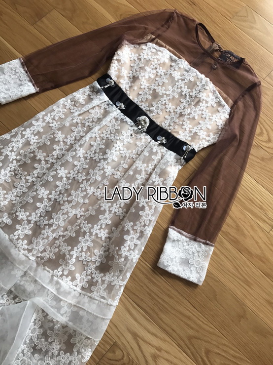 Maxi Dress เดรสยาวผ้าลูกไม้สีขาวทอลายดอกเดซี่