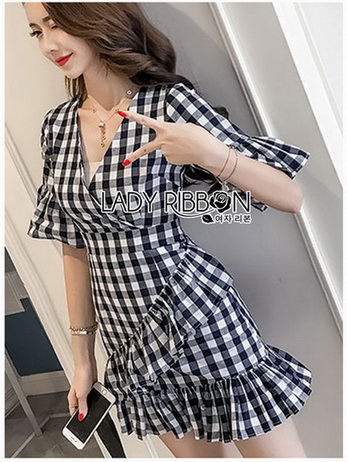 เดรสผ้าลายสก็อตตกแต่งระบาย