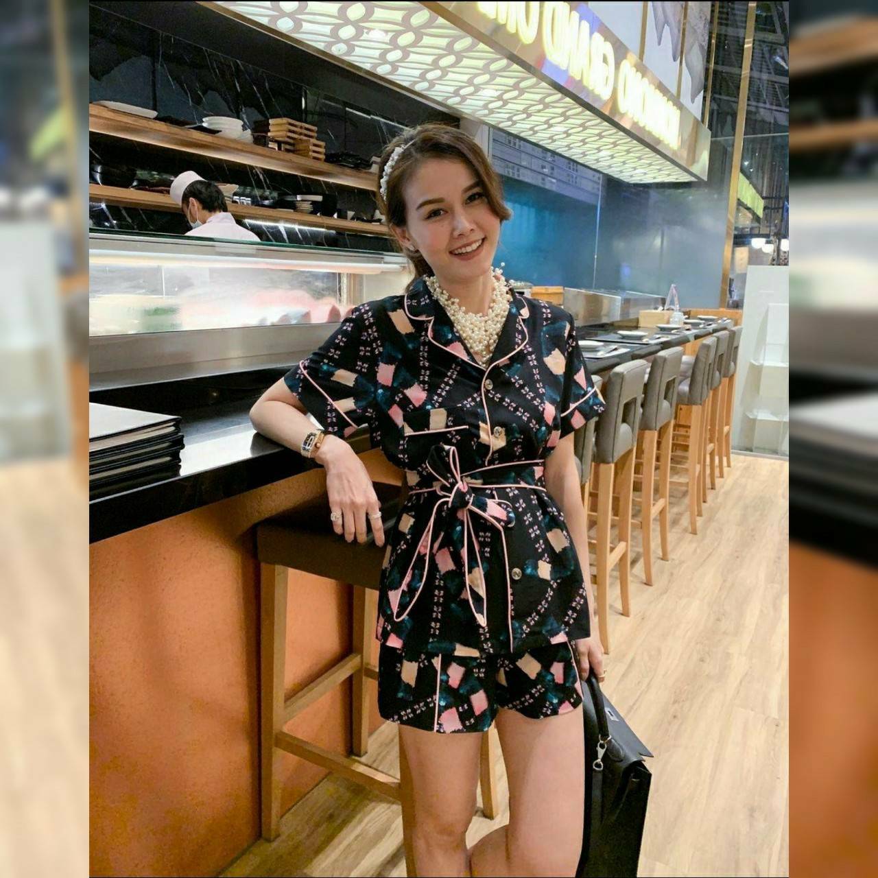 เสื้อกระดุมเพชรหน้าสวยมาก