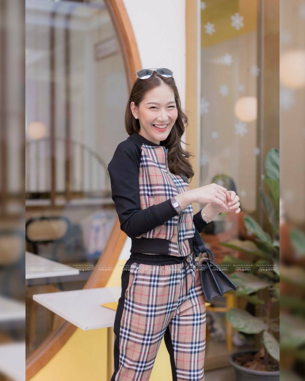 ตัวเสื้อซิปหน้า กางเกงเอวสม็อคมีเชือกผูก