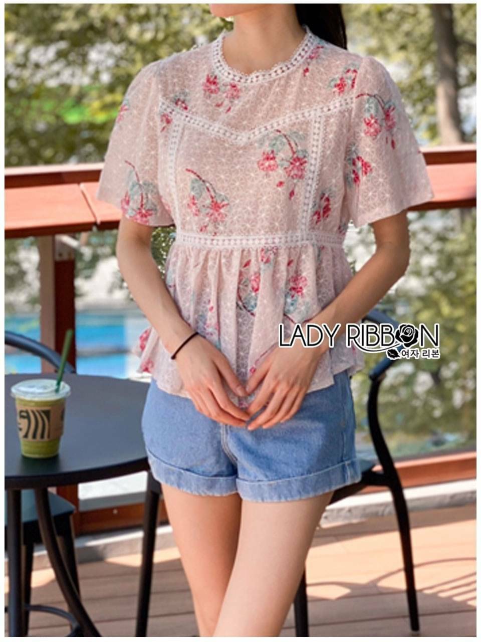 เสื้อแฟชั่นตัวสั้น เนื้อผ้าลูกไม้ปักลายสวย