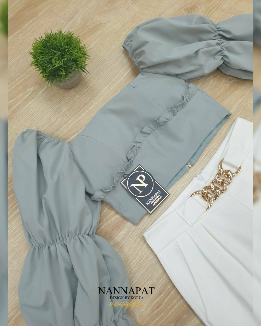 เสื้อคร็อปแขนยาวเข้ารูป