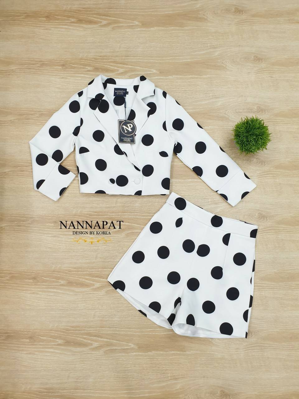 เดรสลายจุดเล่นกระดุมหน้าไข่มุก