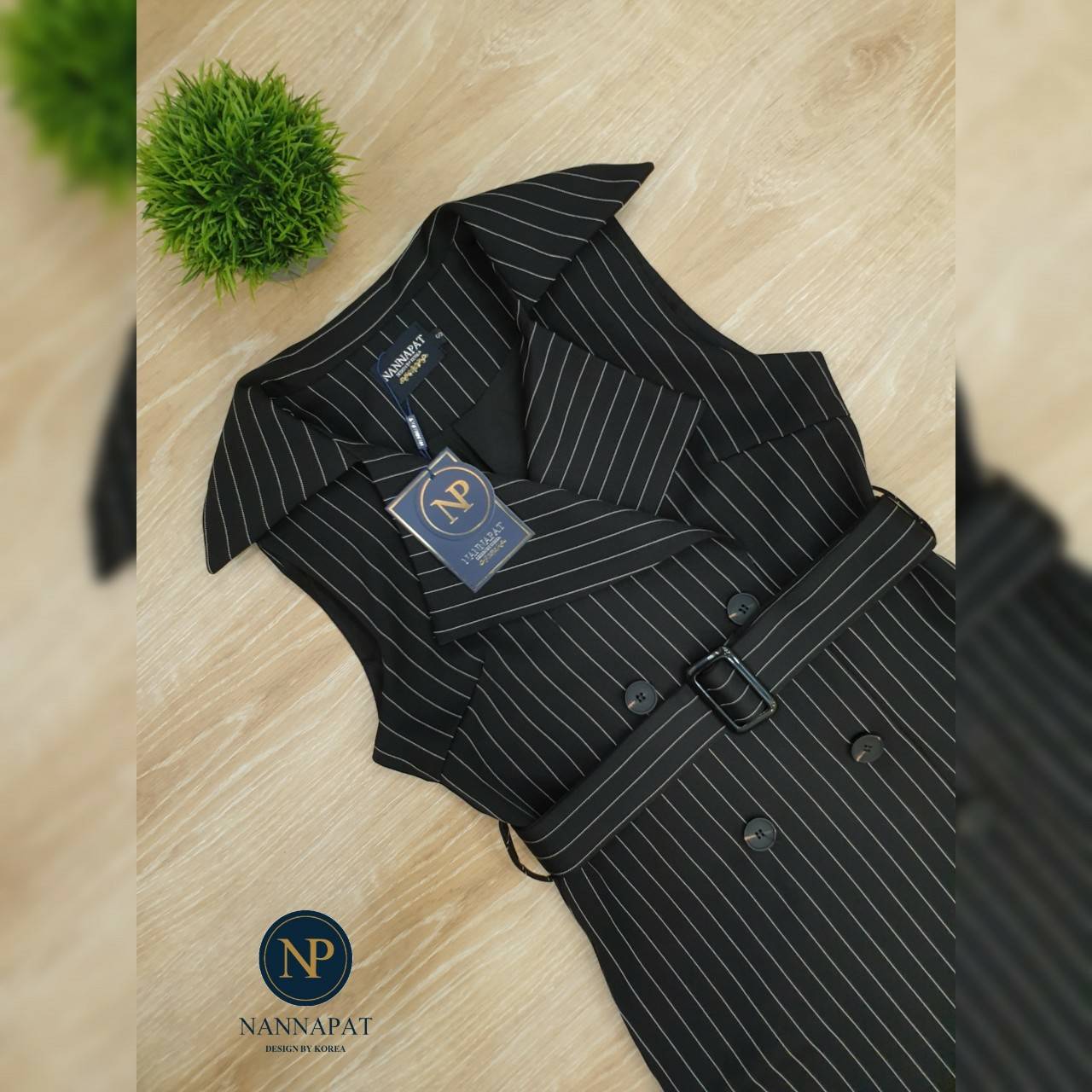 เสื้อคอปกกระดุมหน้ากางเกงขาบาน