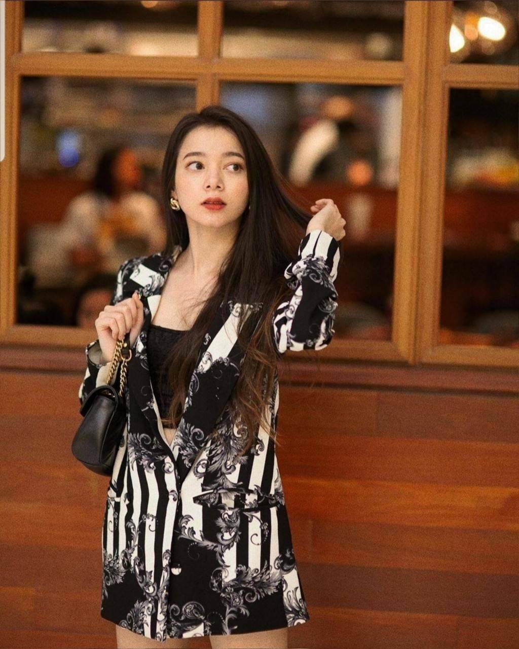 เสื้อสูทกระดุมหน้า กระเป๋าเสื้อใช้ได้จริง