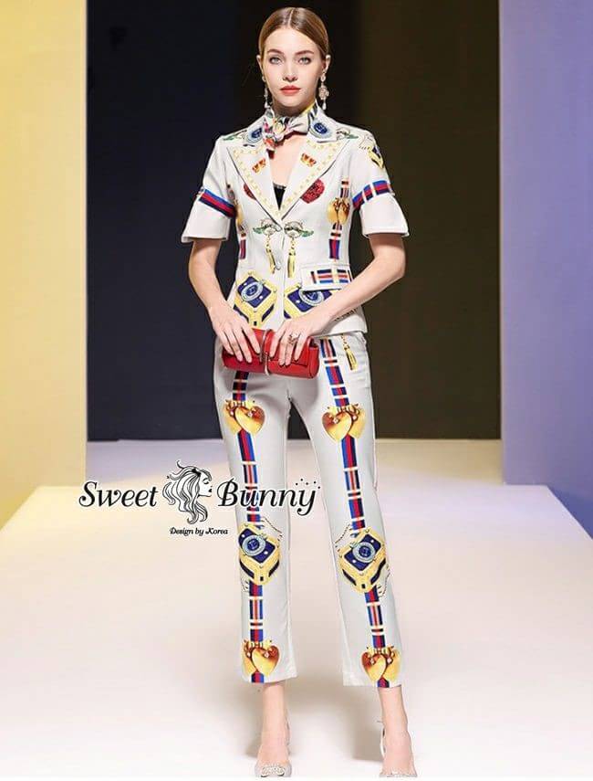 เสื้อสูทแขนสั้น กระดุมหน้า ทรงเข้ารูป