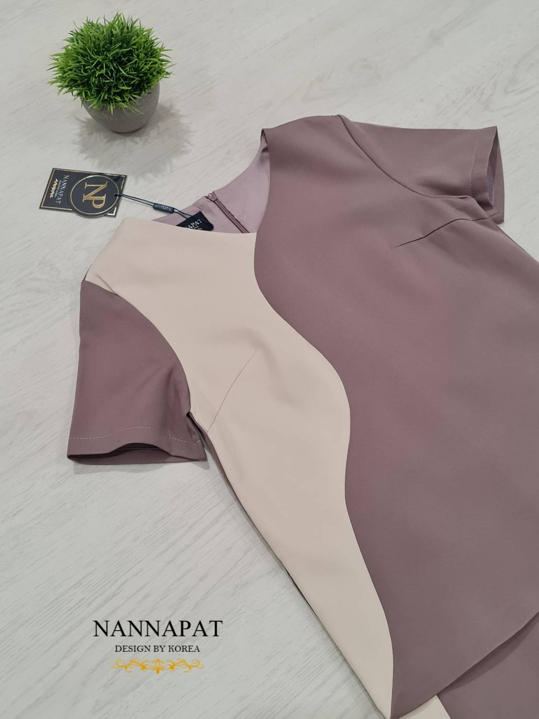 เสื้อทูโทน ซิปหลัง กางเกงขาสั้น