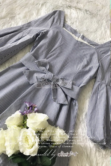 ชุดเดรสลายขวางทอลายริ้วสีฟ้า