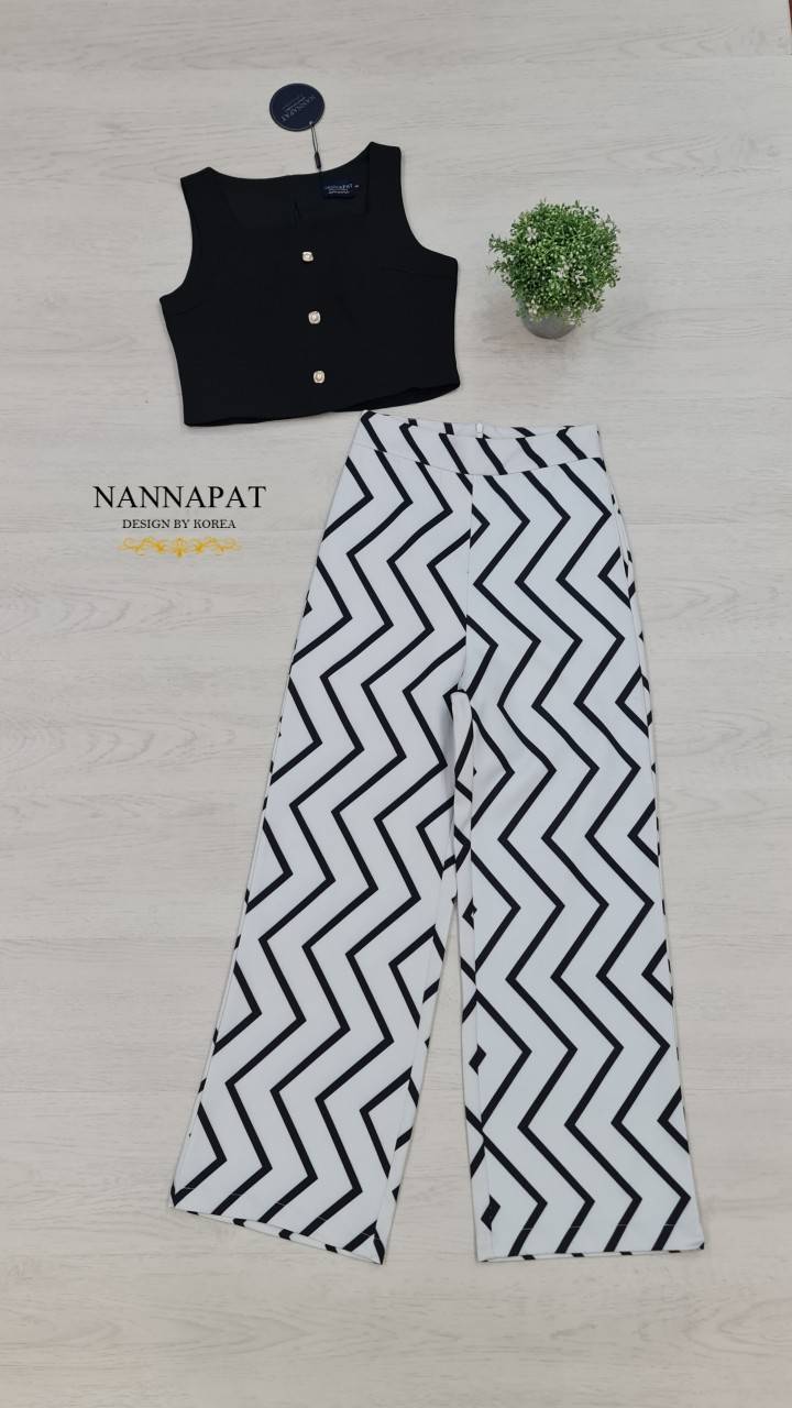 เสื้อซิปหลัง แต่งกระดุม กางเกงลายสวย