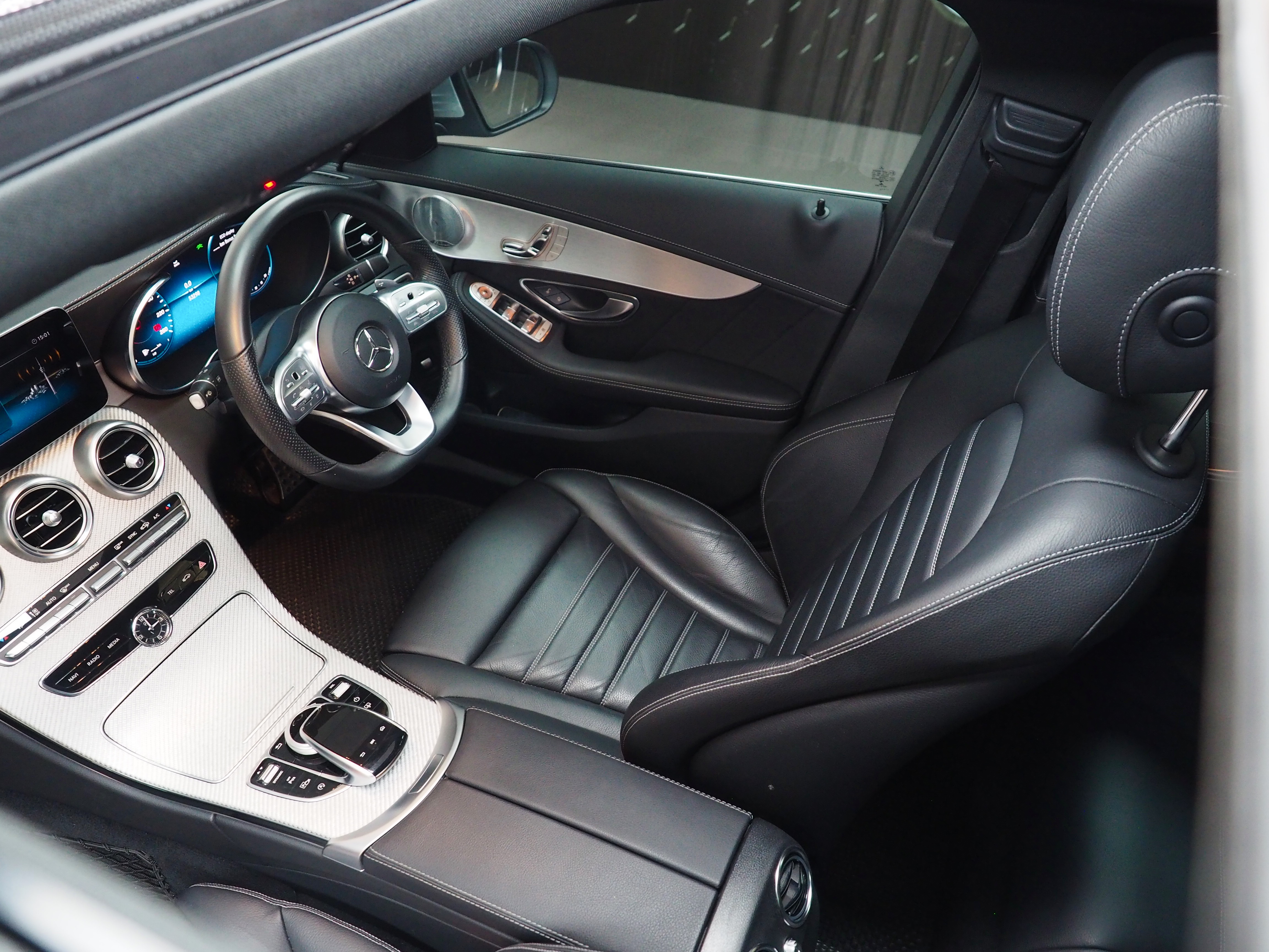 จองแล้ว C220d AMG Dynamic W205