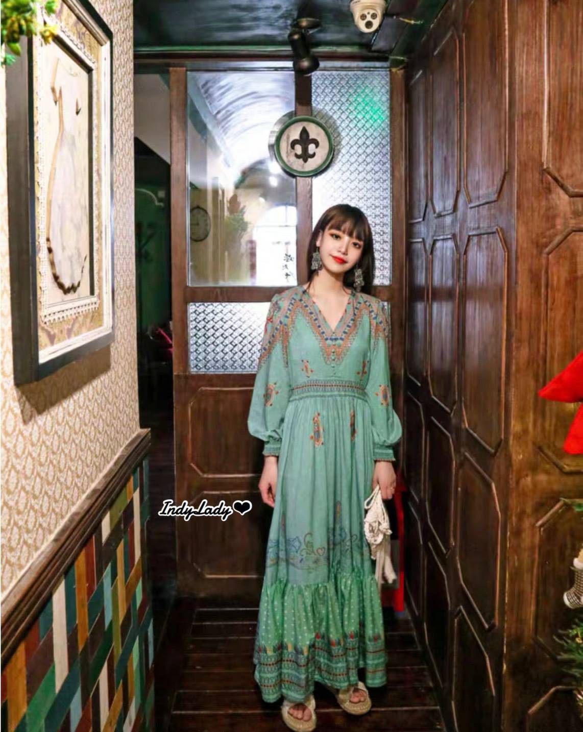 Maxi Dress คอวี มาในโทนสีเขียว แขนยาว