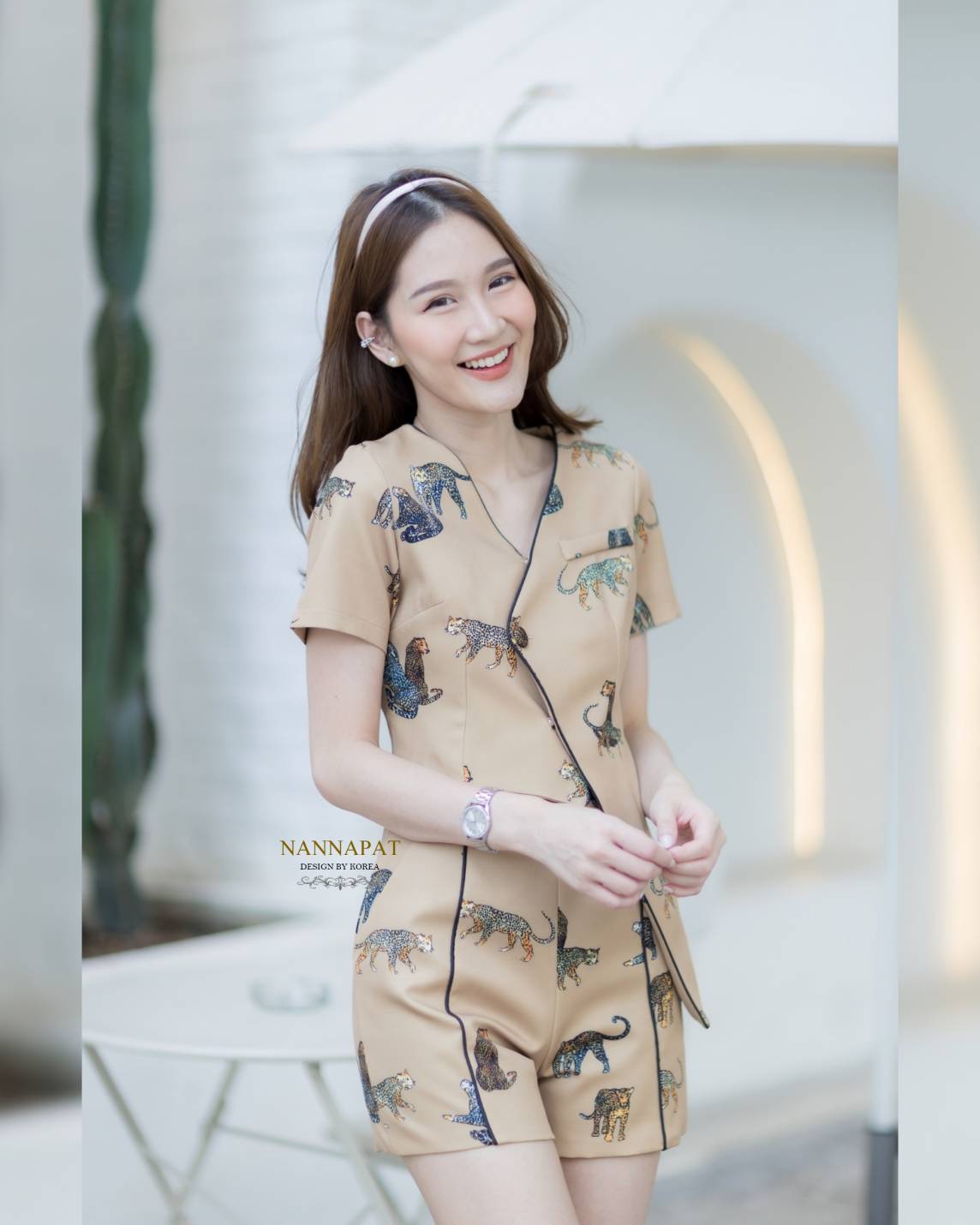 งานกระดุมหน้าลายเสื้อ