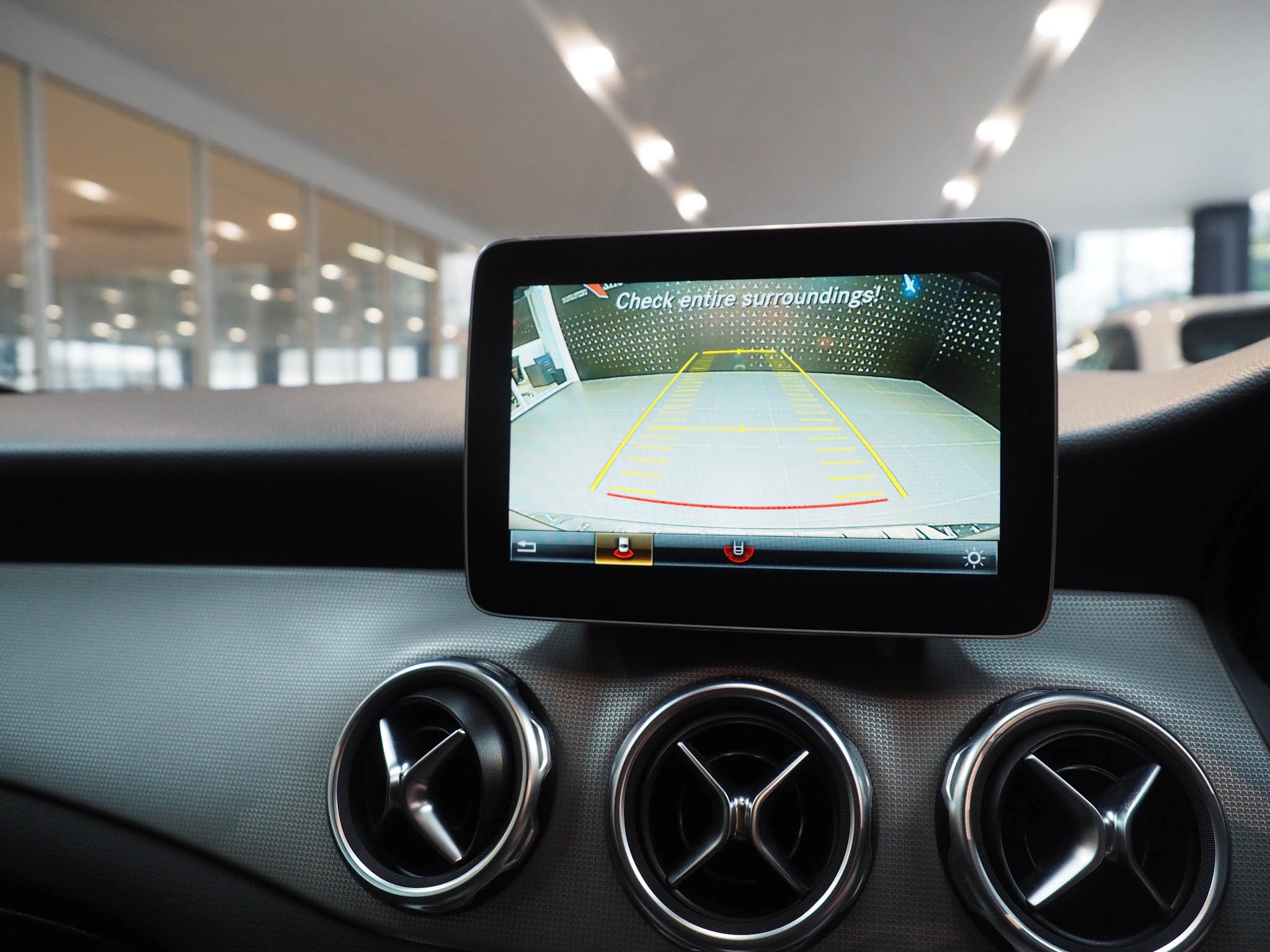 จองแล้ว GLA200 Urban W156