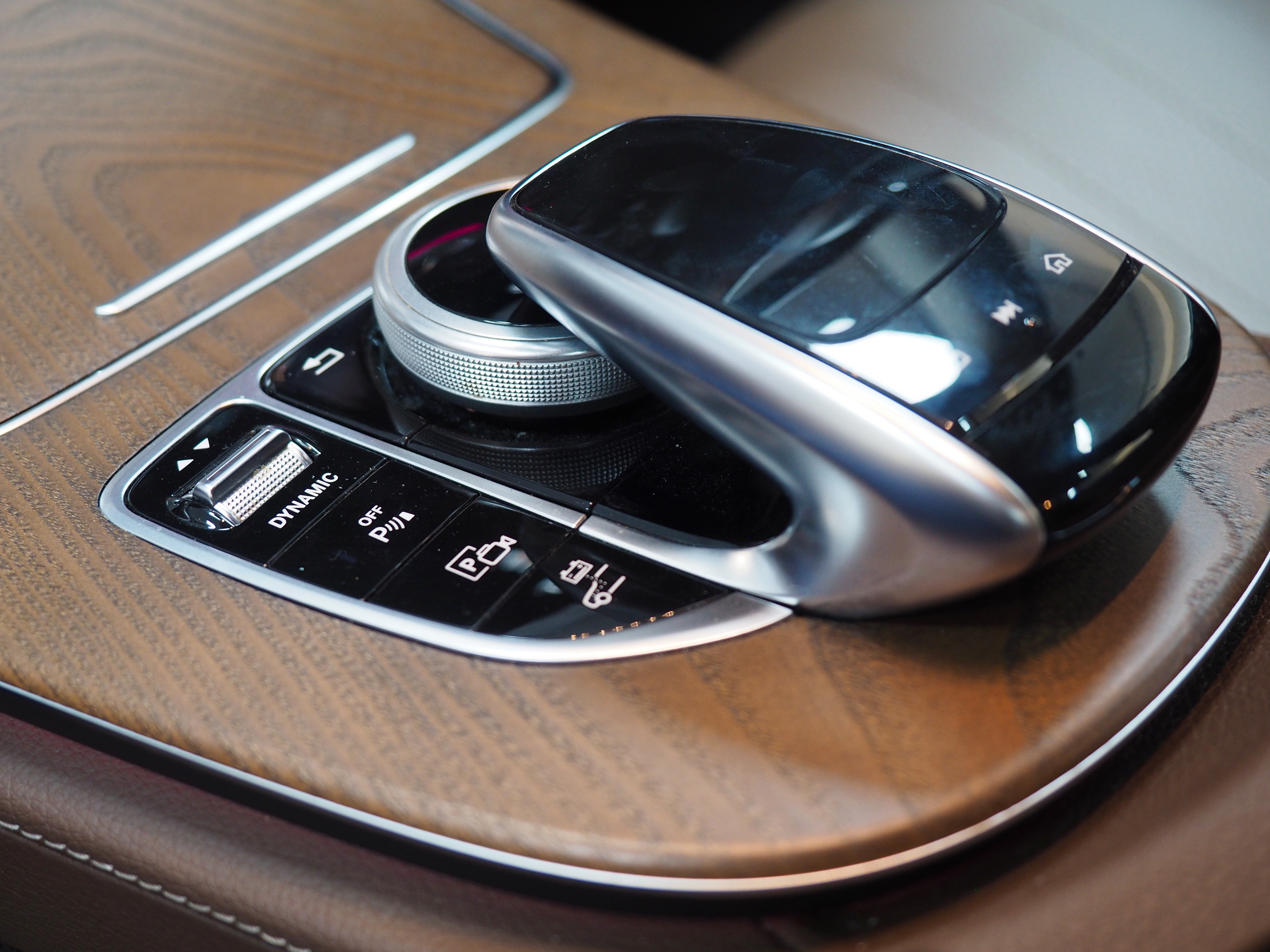 จองแล้ว E300e Exclusive Plug in Hybrid W213