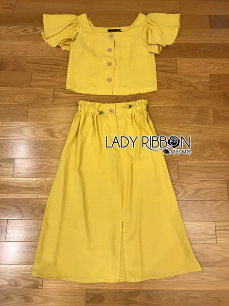 เซ็ตเสื้อคร็อปสั้นและกระโปรงสีเหลืองมัสตาร์ด