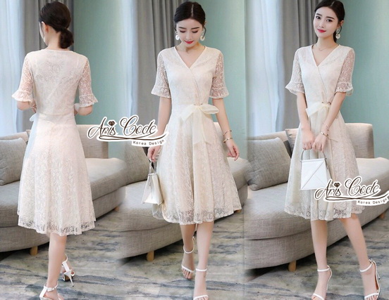 เดรสลูกไม้สีครีม ชุดนี้สวยมาก เป็นเดรสออกงาน