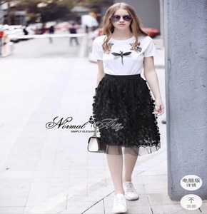 เสื้อปักสวยกระโปงดอกไม้