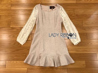 Wool Dress เดรสผ้าวูลสีเบจตกแต่งแขนลูกไม้