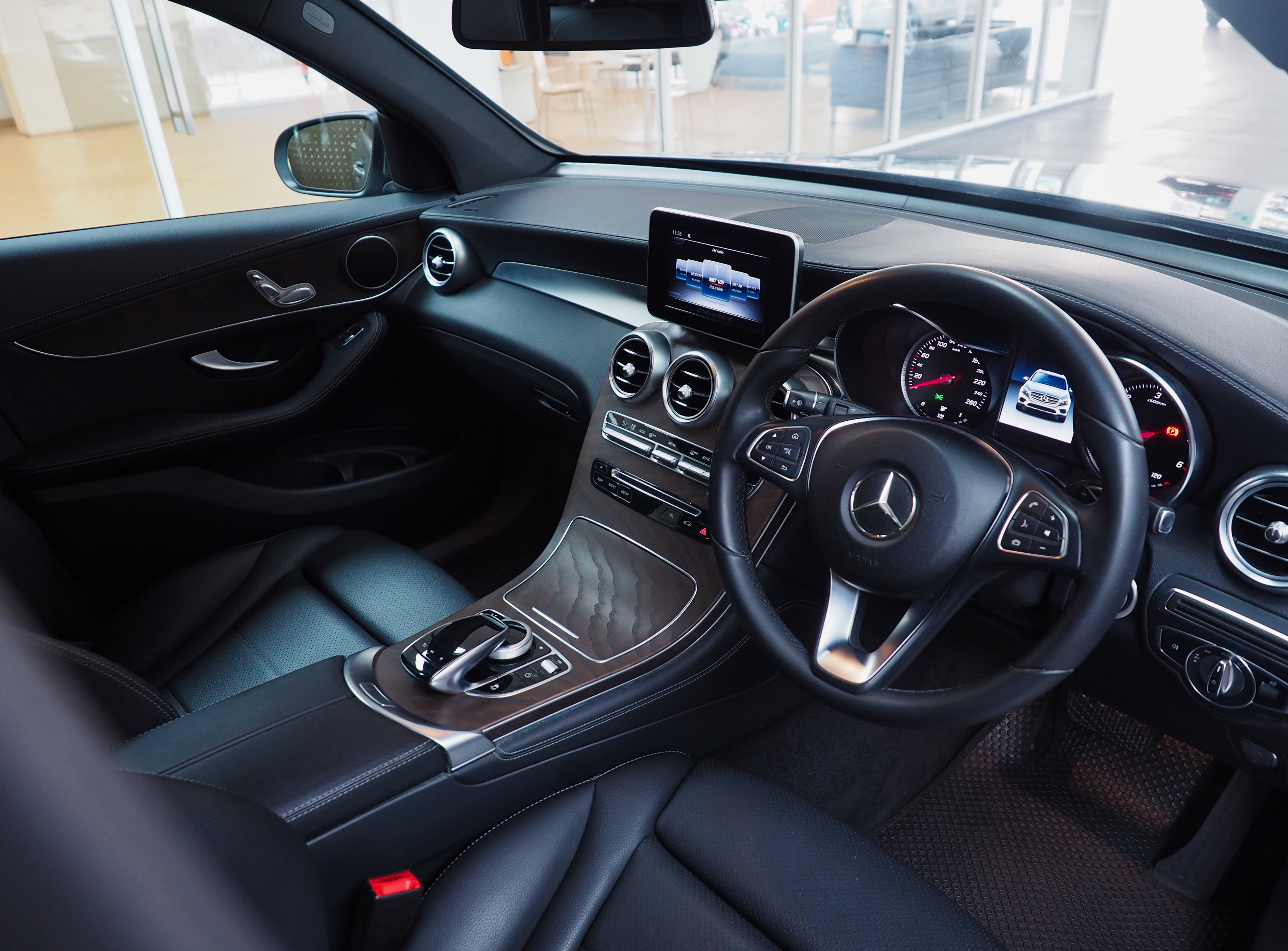 จองแล้ว GLC250d Off Road 4MATIC W253