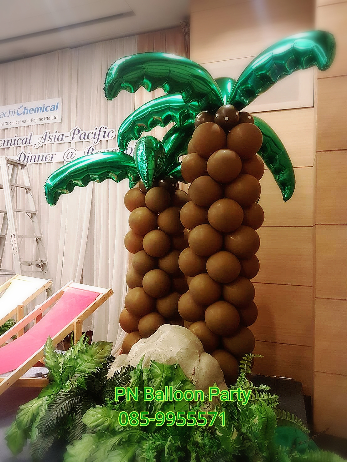 เสาลูกโป่งต้นมะพร้าวใบฟรอย เน้นสีสรรค์สีสวยงาม ความสูง 1.5- 2 เมตร