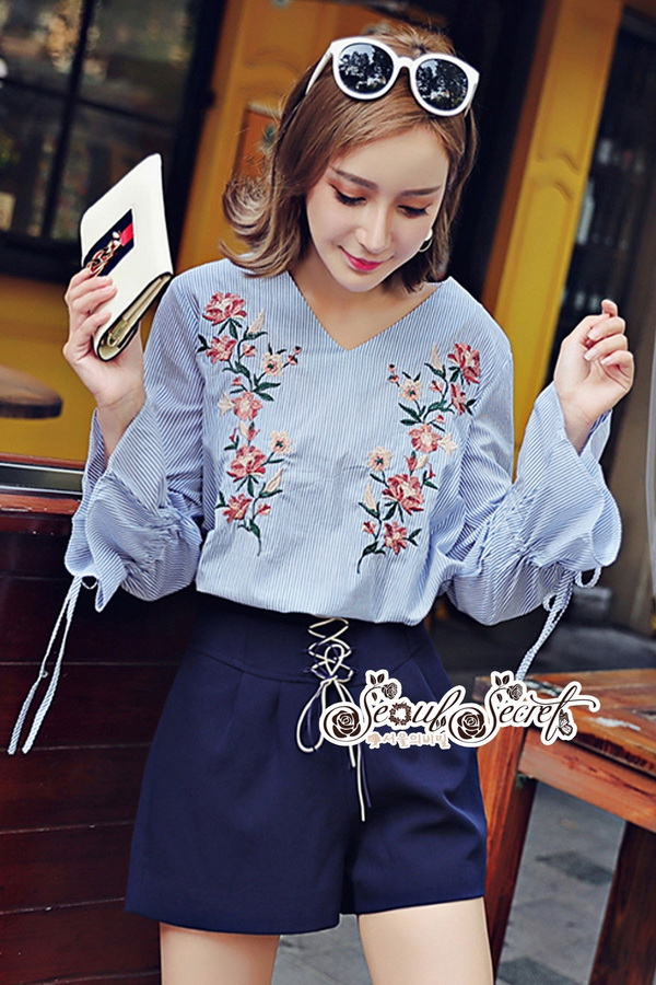 ผ้าคอตตอนพิมพ์ลายริ้วคลาสสิคโทนสีฟ้า
