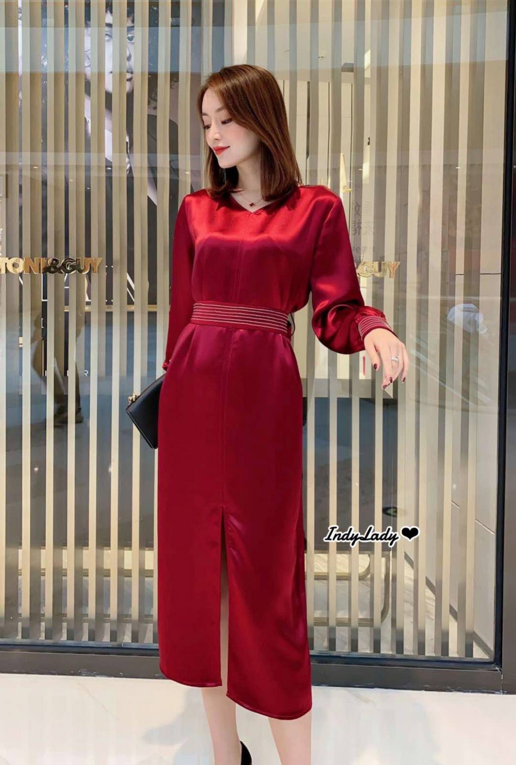Dressโทนสีแดงเลือดหมูคอวีแขนยาว