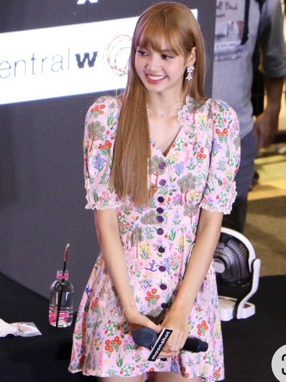 เดรสสั้นผ้าเครปพิมพ์ลายดอกไม้สีสดใส