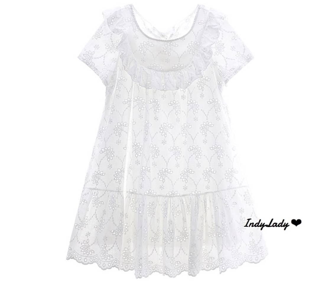 Dress ลูกไม้สีขาว แขนสั้น
