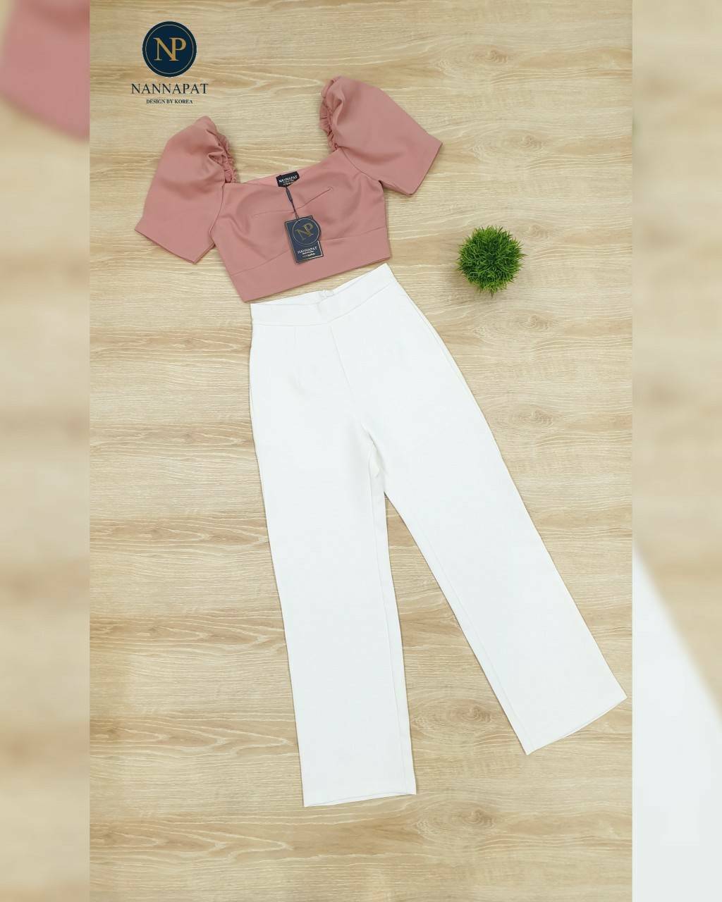 เสื้อซิปหลัง มีฟองน้ำอก