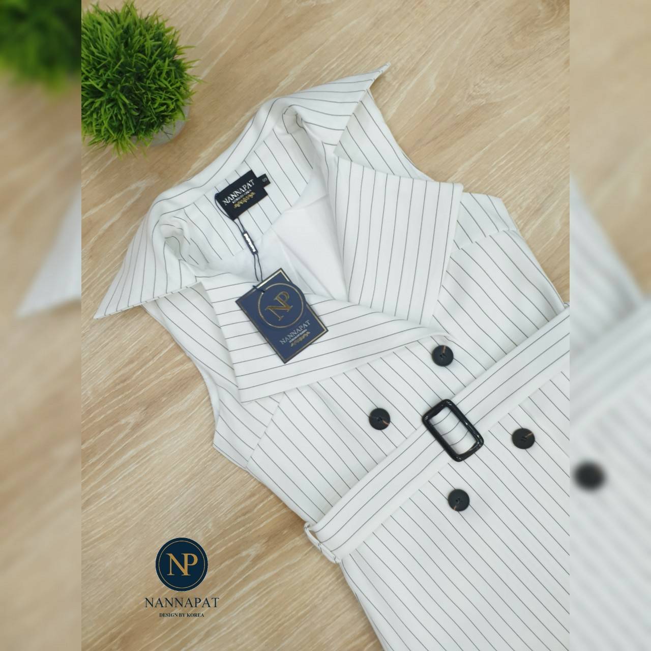 เสื้อคอปกกระดุมหน้ามีเข็มขัด