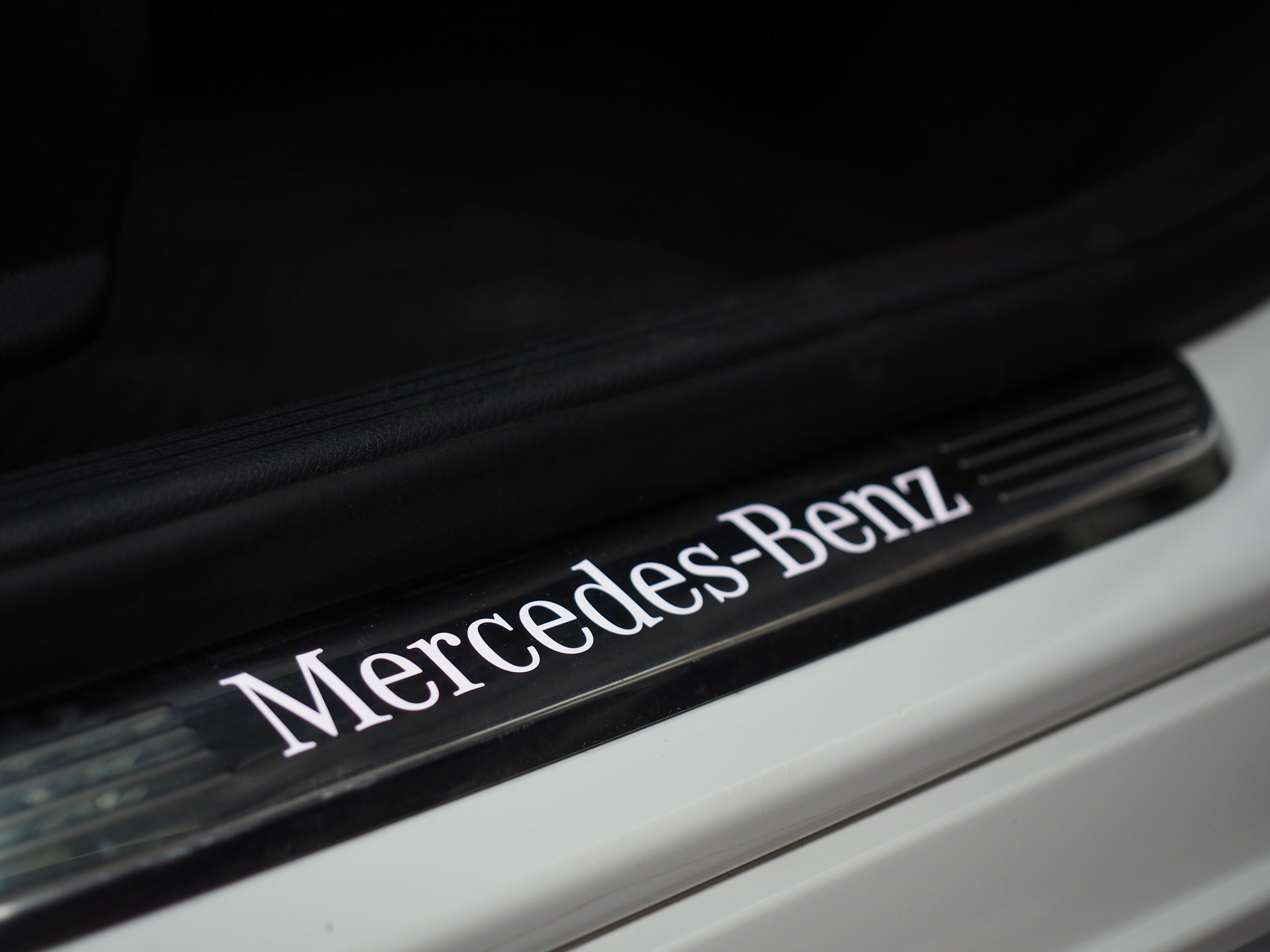 จองแล้ว C220d Avantgarde W205