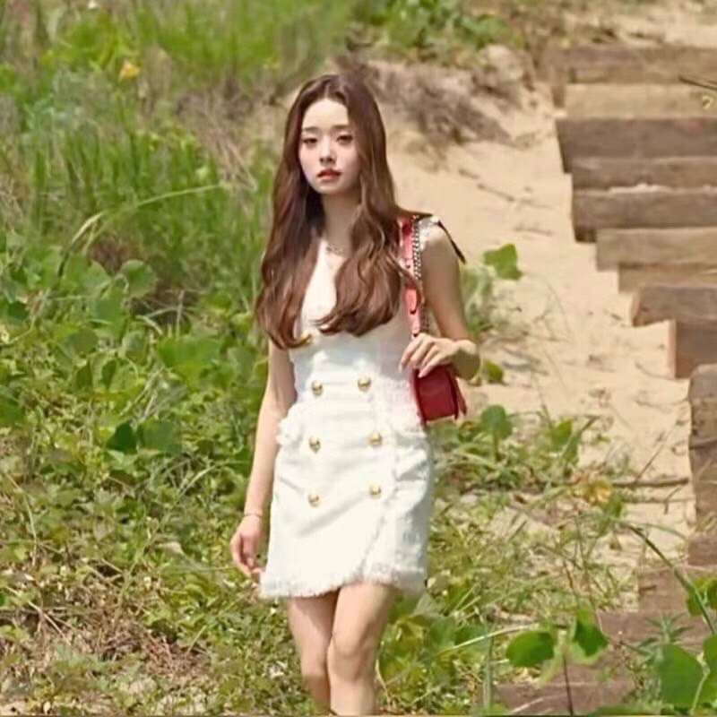 เดรสเเขนกุดผ้าทวีต เเต่งกระดุมด้านหน้า