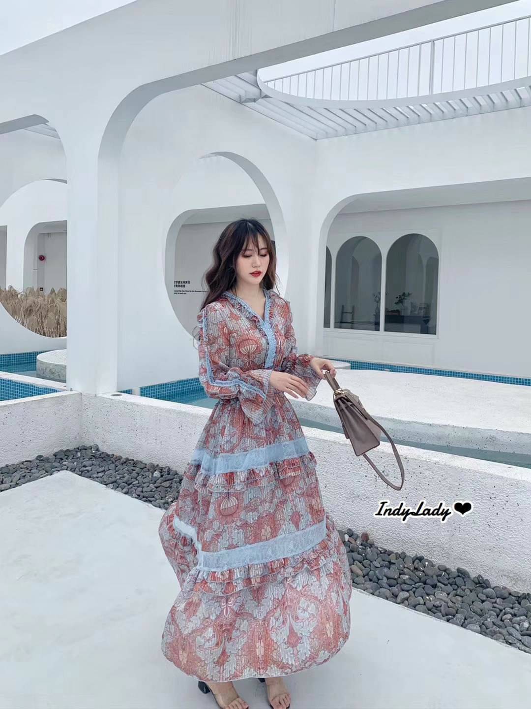 Maxi Dress เดรสแขนยาวคอวี