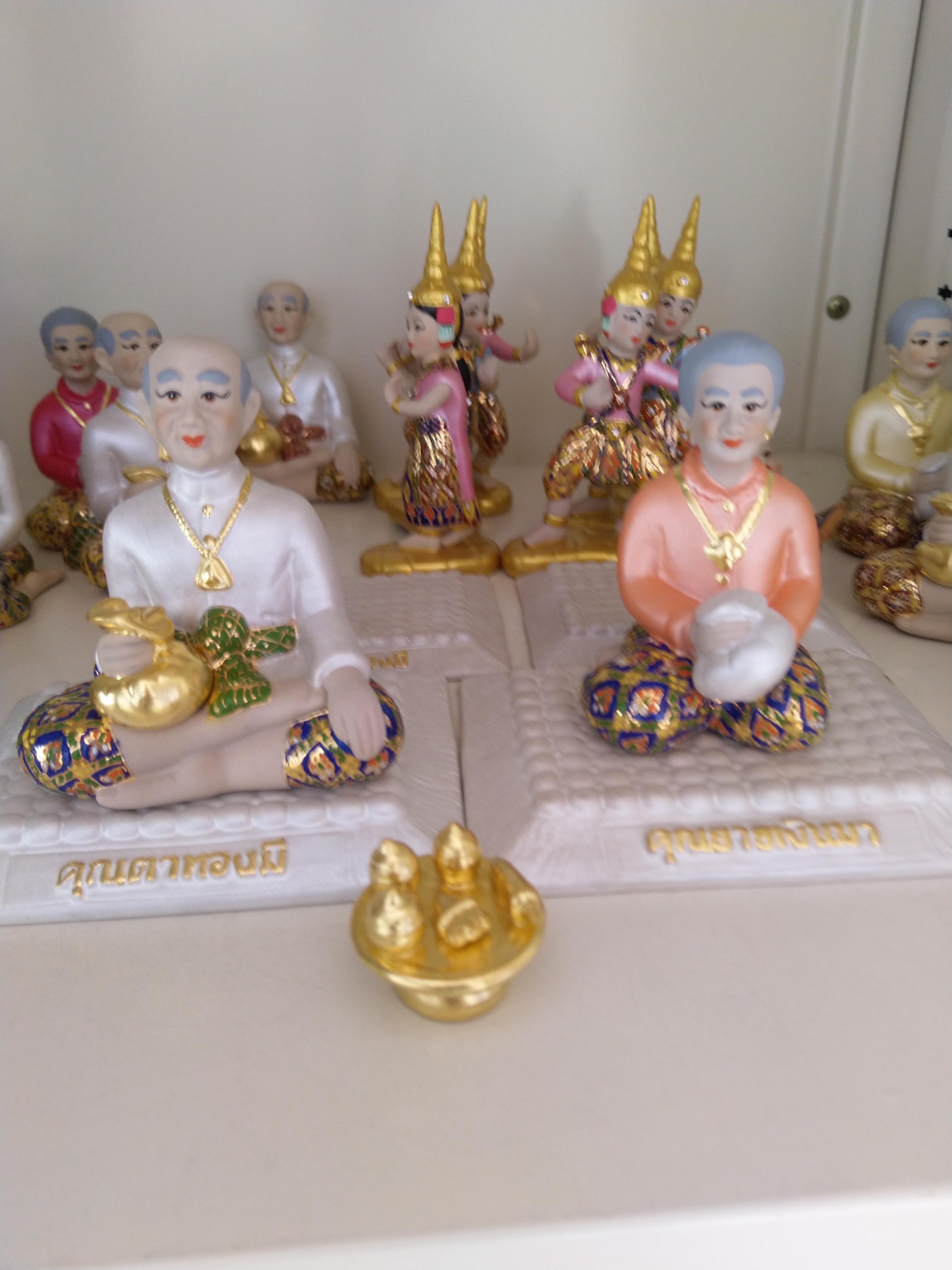 ตุ๊กตาตายาย เบญจรงค์ คู่ละ 1450 บาท