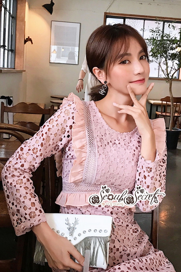 เดรสลุคสาวเกาหลีเป็นเดรสทรงคอยู