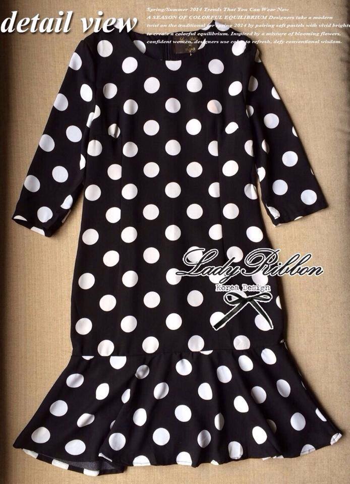 Lady Ribbon's Made Lady Paula Minimal Mermaid Polkadot Dress เสื้อผ้าเดรสพิมพ์ลายจุดขาวดําสุดเก๋ พร้อมส่ง