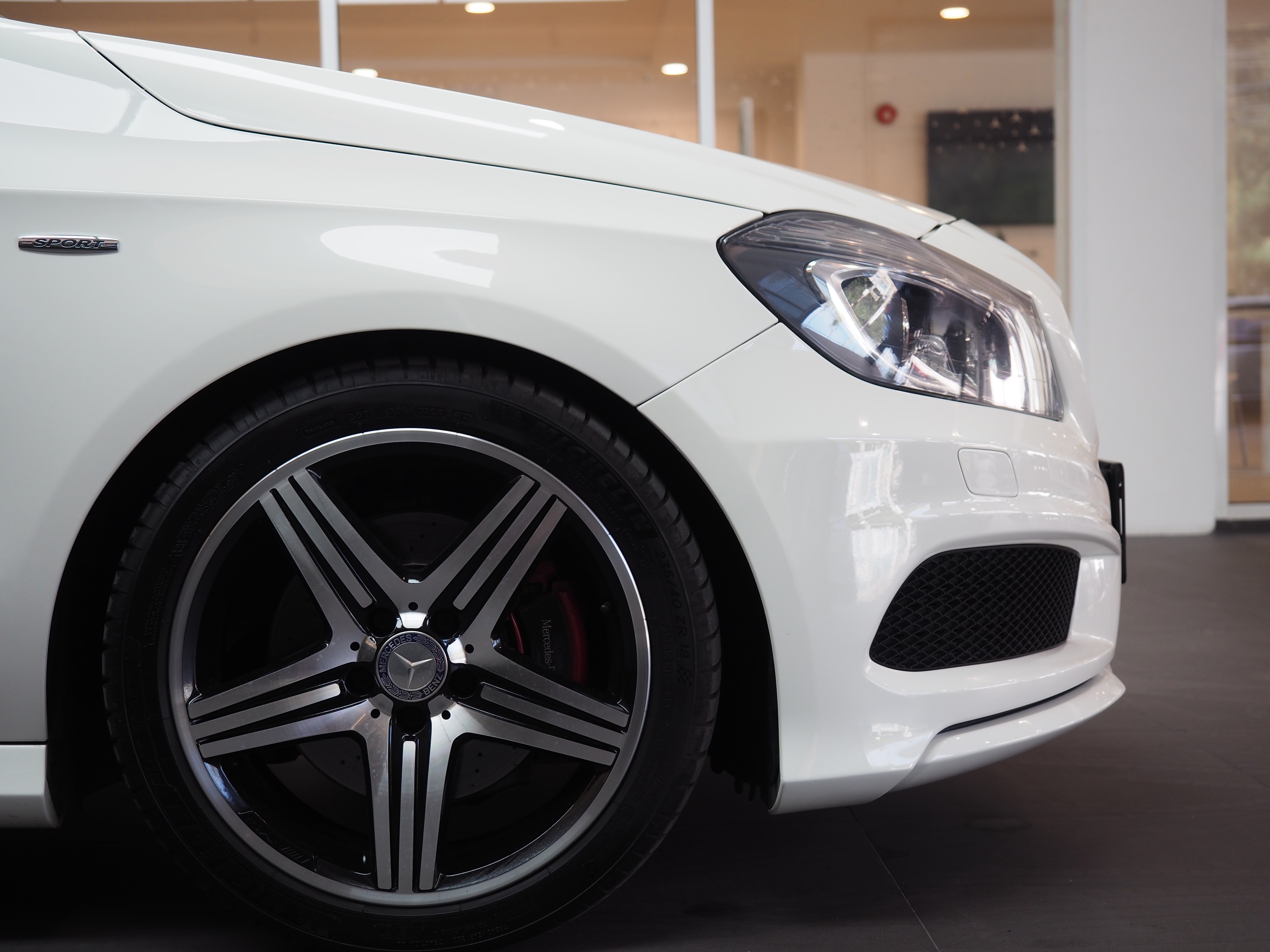 จองแล้ว A250 AMG Sport W176