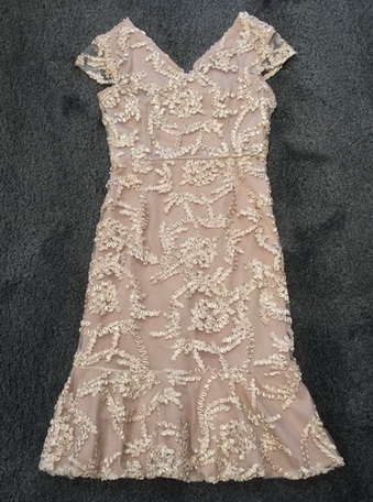 ชุดเดรสแขนสั้นคอวีหน้าหลัง