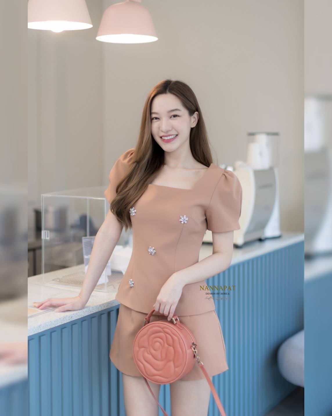 เสื้อซิปหลัง มีฟองน้ำอก