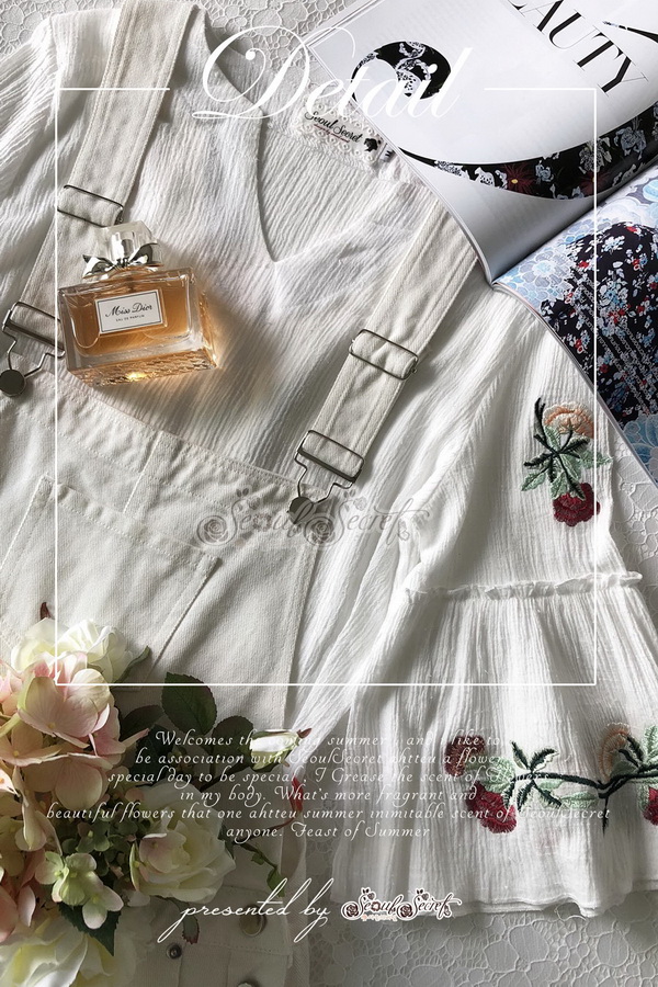 เสื้อคอวีทรงปล่อย Style Vintage เนื้อผ้าแบบโปร่ง