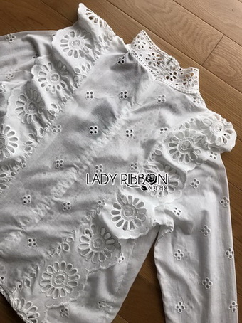 Laser-Cut Cotton Blouse เสื้อผ้าคอตตอนสีขาว