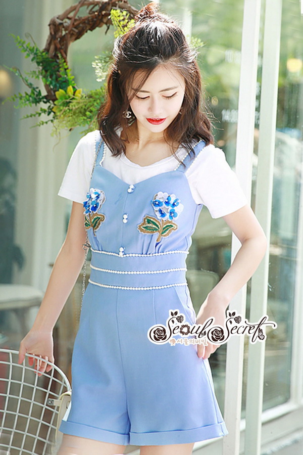 จั๊มสูทขาสั้นเนื้อผ้าคอตตอนโทนสีฟ้าอ่อน