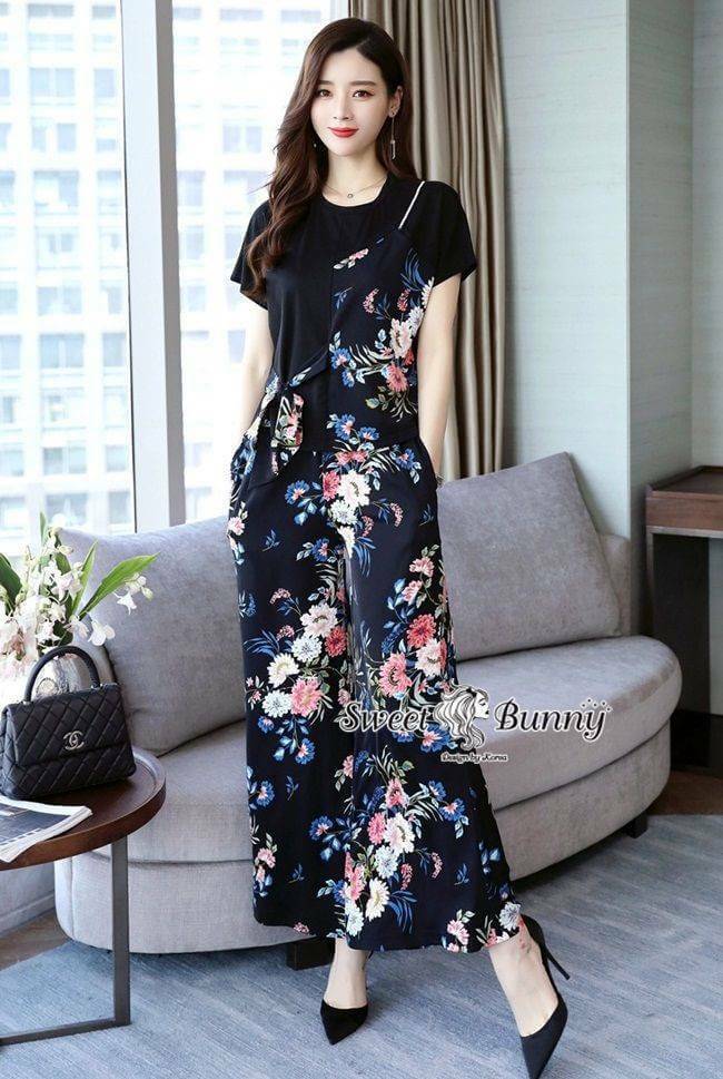 เสื้อยืดคอกลมแขนสั้น ลำตัวใช้ผ้าลายดอก