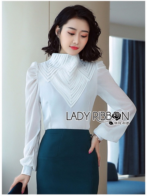 เสื้อแขนยาวทรงคอสูงผ้าชีฟองสีขาวปักลาย