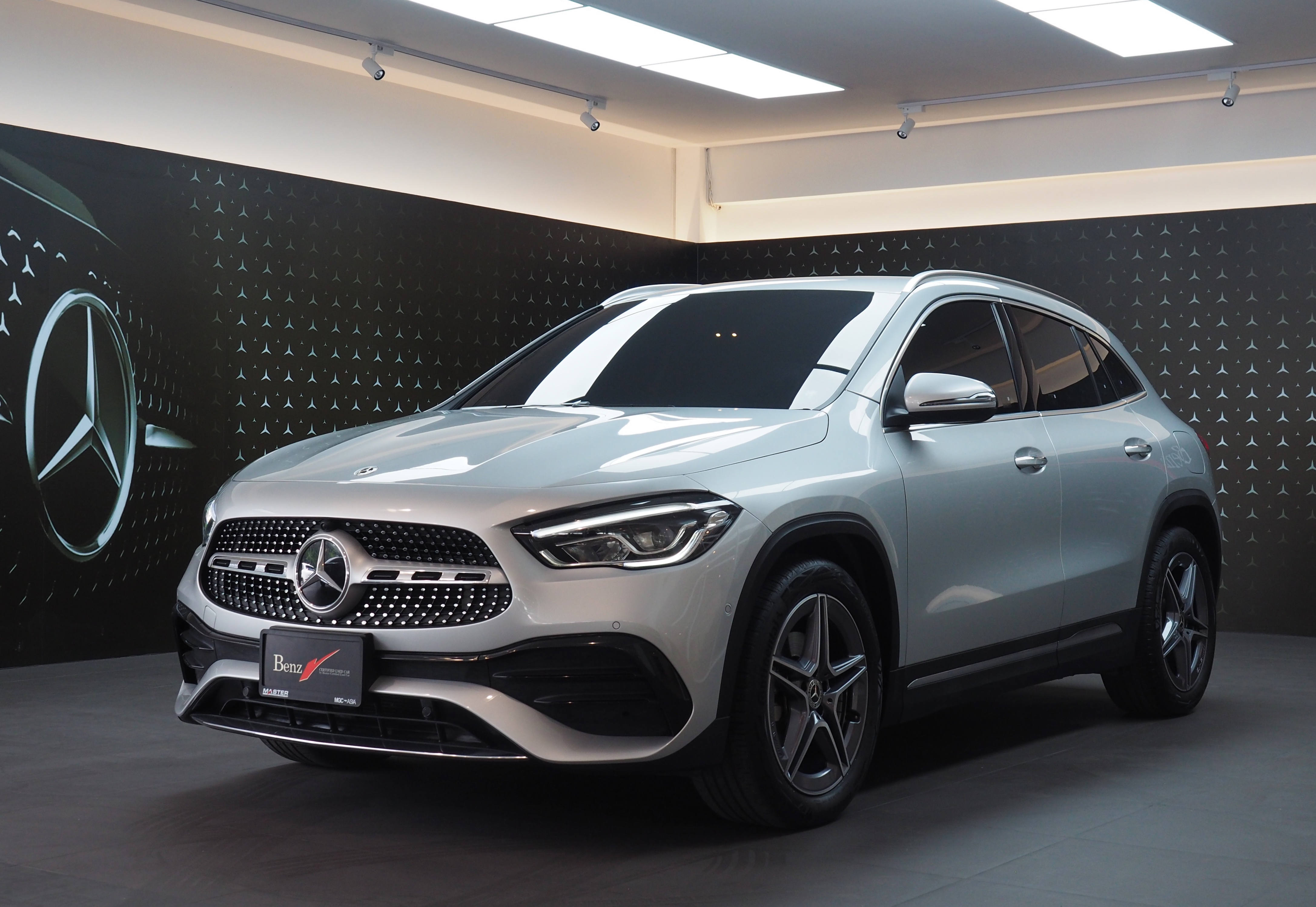 จองแล้ว GLA200 AMG Dynamic W247