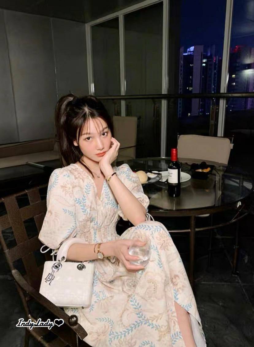 Maxi Dress แขนสั้น เนื้อผ้าบางเบา