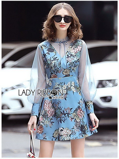 เดรสสั้นผ้าเครปสีฟ้าพิมพ์ลายดอกไม้ตกแต่งทูลเลสีฟ้า